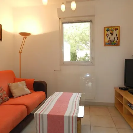 Le Lavandou, 3 Pieces, 6 Personnes - Fr-1-251-687 * Le Lavandou