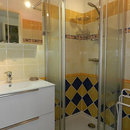 Le Lavandou, 3 Pieces, 6 Personnes - Fr-1-251-687 Apartment Le Lavandou