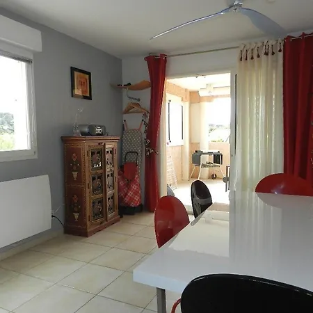 Apartment Le Lavandou, 3 Pieces, 6 Personnes - Fr-1-251-687 Le Lavandou