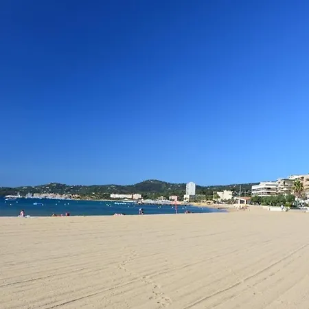 Apartment Le Lavandou, 3 Pieces, 6 Personnes - Fr-1-251-687