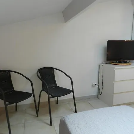 Le Lavandou, 3 Pieces, 6 Personnes - Fr-1-251-687 Apartment *