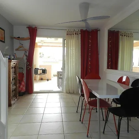 Le Lavandou, 3 Pieces, 6 Personnes - Fr-1-251-687 * Le Lavandou